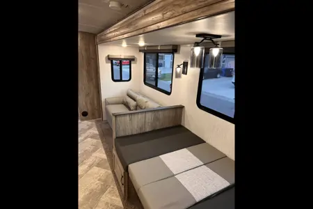 Shayne 's Palomino Solaire 258rbs Travel Trailer