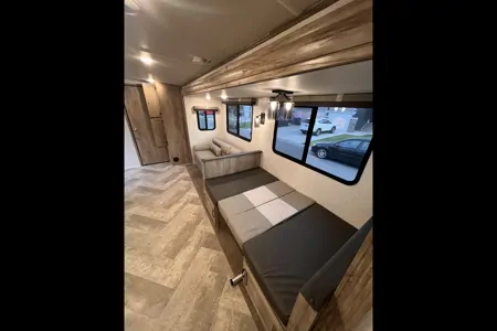Shayne 's Palomino Solaire 258rbs Travel Trailer