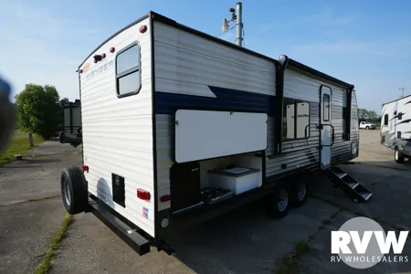 Fox Family's Forest River Prime Time Avenger Travel Trailer