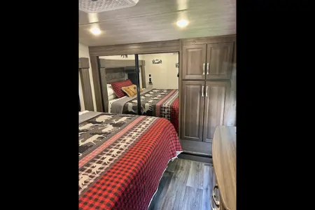 Lisa's Keystone Cougar Fifth Wheel