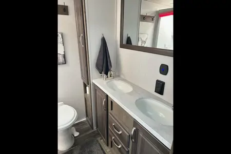 Lisa's Keystone Cougar Fifth Wheel