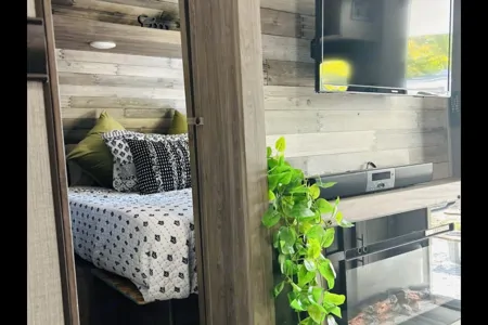 The Hitch Hiker Bunk House