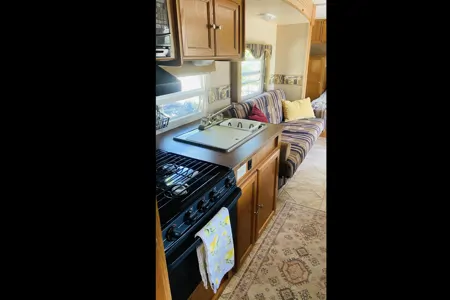 T&Z's Country Camper (27ft Travel Trailer)