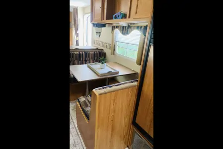 T&Z's Country Camper (27ft Travel Trailer)