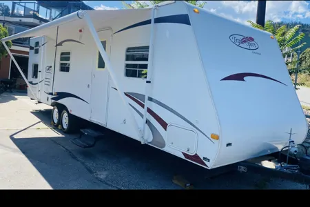 T&Z's Country Camper (27ft Travel Trailer)