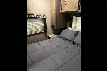 Family RV + Free E-Bike! 2017 Coachmen 27QB