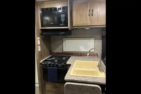 Family RV + Free E-Bike! 2017 Coachmen 27QB
