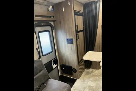 Family RV + Free E-Bike! 2017 Coachmen 27QB
