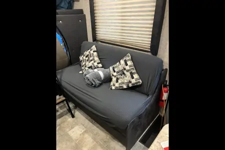 Family RV + Free E-Bike! 2017 Coachmen 27QB