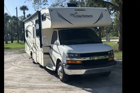Family RV + Free E-Bike! 2017 Coachmen 27QB