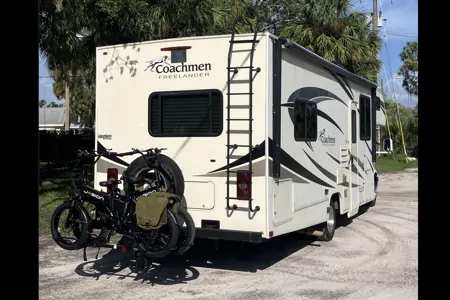 Family RV + Free E-Bike! 2017 Coachmen 27QB