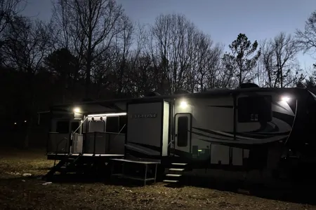 Akers Ridge RV Cottage