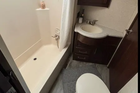 Akers Ridge RV Cottage
