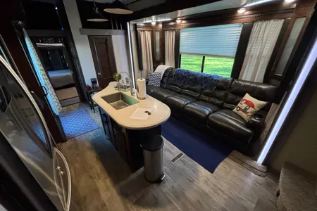 Akers Ridge RV Cottage