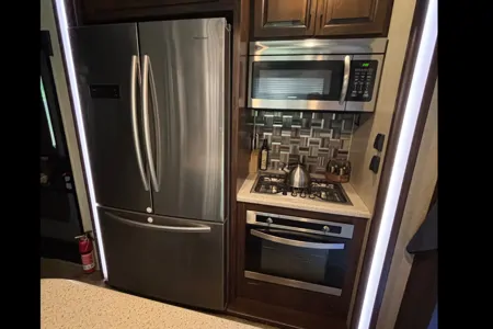 Akers Ridge RV Cottage