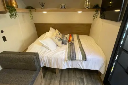Skyview Voyager sleeps 5 pet friendly!