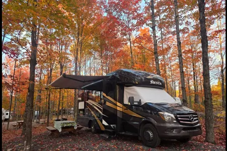 Sofia Thor Motor Coach Siesta Classe C