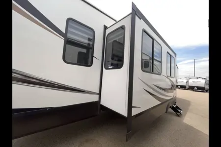 Bryan's Forest River Sabre 37fbt Fifth Wheel