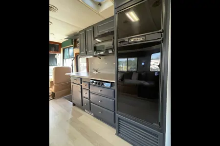 Newmar class A TOY HAULER Class A CL37