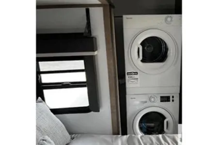 Premium Keystone Montana Fifth Wheel