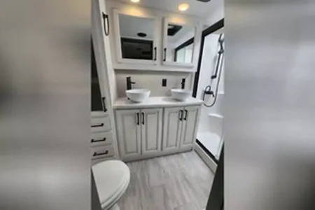 Premium Keystone Montana Fifth Wheel