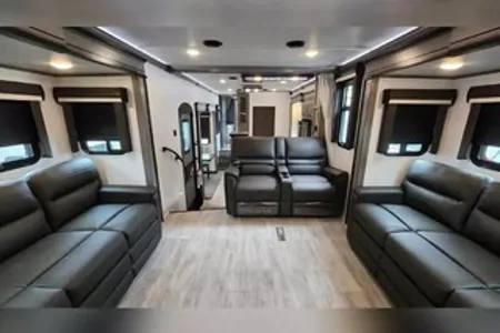 Premium Keystone Montana Fifth Wheel