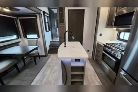 Premium Keystone Montana Fifth Wheel