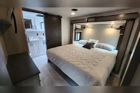 Premium Keystone Montana Fifth Wheel
