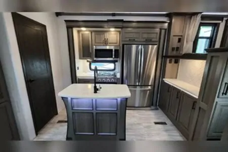 Premium Keystone Montana Fifth Wheel