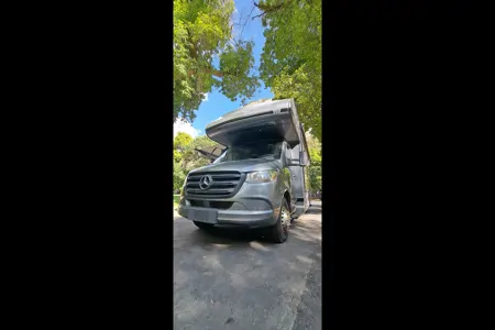 Bella Vita: Your Rolling Retreat