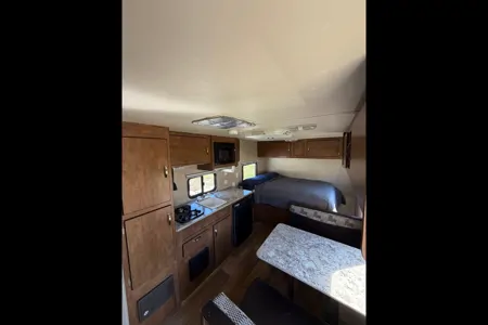 Cruise lite camper
