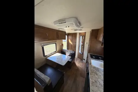 Cruise lite camper