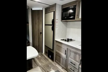 Nik’s Gulf Stream Ameri-Lite Travel Trailer
