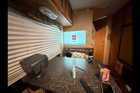 Jesse's Holiday Rambler 237BH Travel Trailer