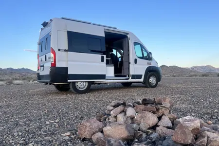 2020 Off-Grid 4-Season Camper – Fully Loaded, Ski & Snow Ready