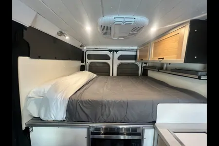 2020 Off-Grid 4-Season Camper – Fully Loaded, Ski & Snow Ready