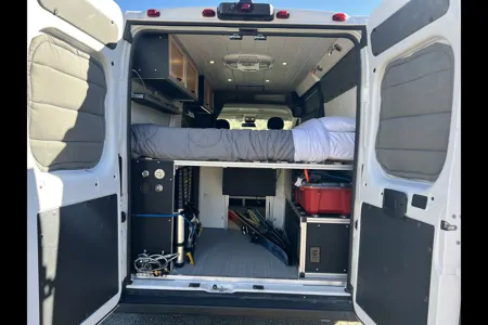 2020 Off-Grid 4-Season Camper – Fully Loaded, Ski & Snow Ready