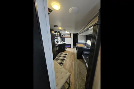 Cherokee Limited 294GEBG, Luxury with Complementary items!