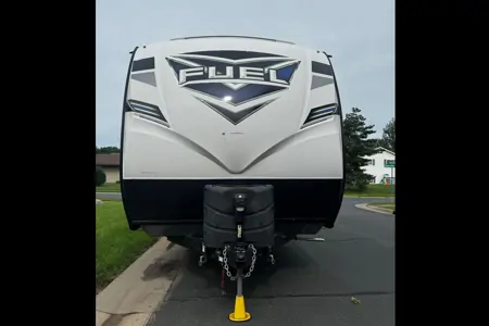 Monique's Heartland Fuel 287 Toy Hauler