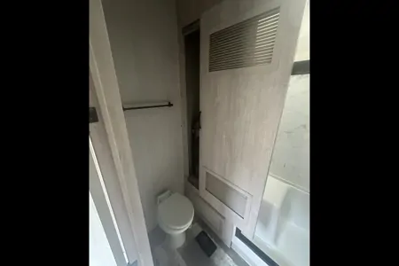 Luxury Forest River SANDPIPER 38' Fifth Wheel - Sleeps 6