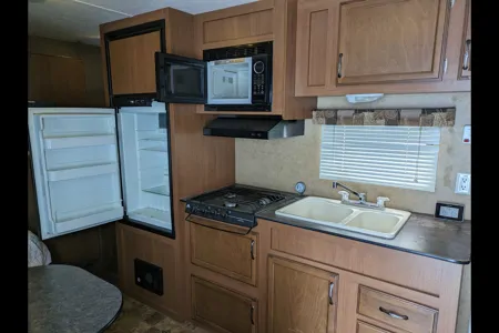 camper trailer (stationary)