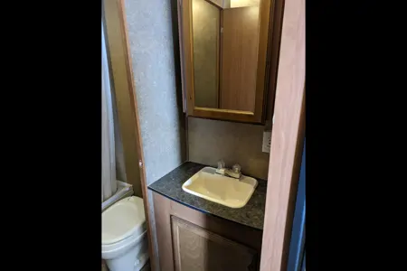 camper trailer (stationary)