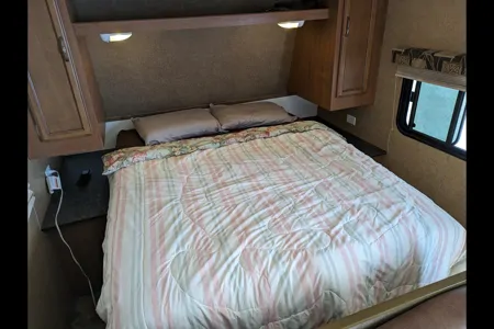 camper trailer (stationary)
