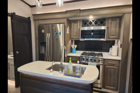 Bougie By Nature Glamping - Starved Rock Area RV Rental
