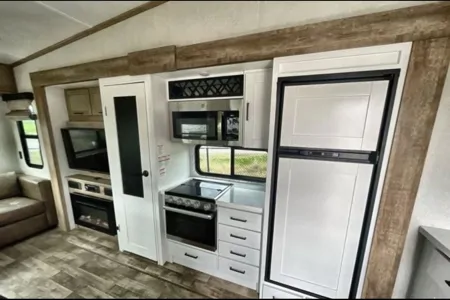 Devin's Keystone Arcadia Fifth Wheel