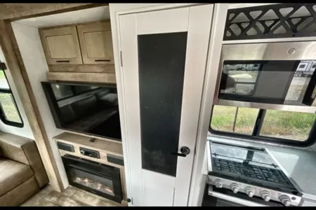 Devin's Keystone Arcadia Fifth Wheel