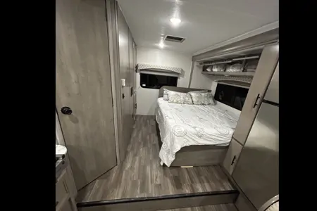 Legacy Continuum, LLC 2019 Coachmen Freelander 23FS