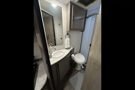 Legacy Continuum, LLC 2019 Coachmen Freelander 23FS