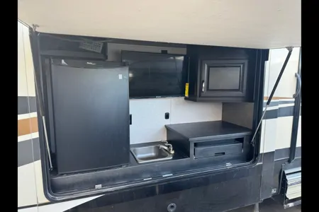 Chris's Jayco 375BHFS North Point Fifth Wheel