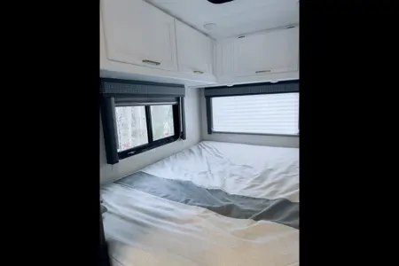 Cheong's Thor Motor Coach Chateaux Class C